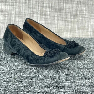 Women's Salvatore Ferragamo Black Suede Leather Pumps Shoes size 6. s2218